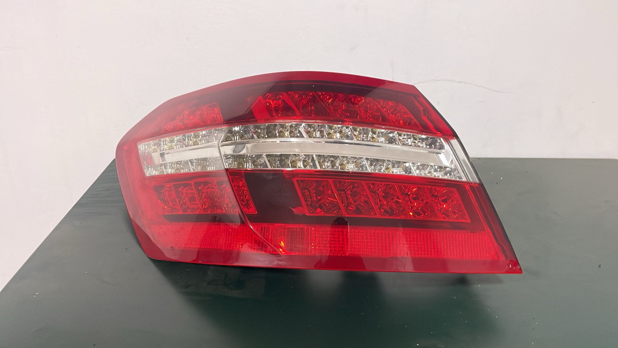 Farolim Traseiro Esquerdo – Mercedes-Benz Classe E 250 CDI W212 (2009/2016) A2129060558L