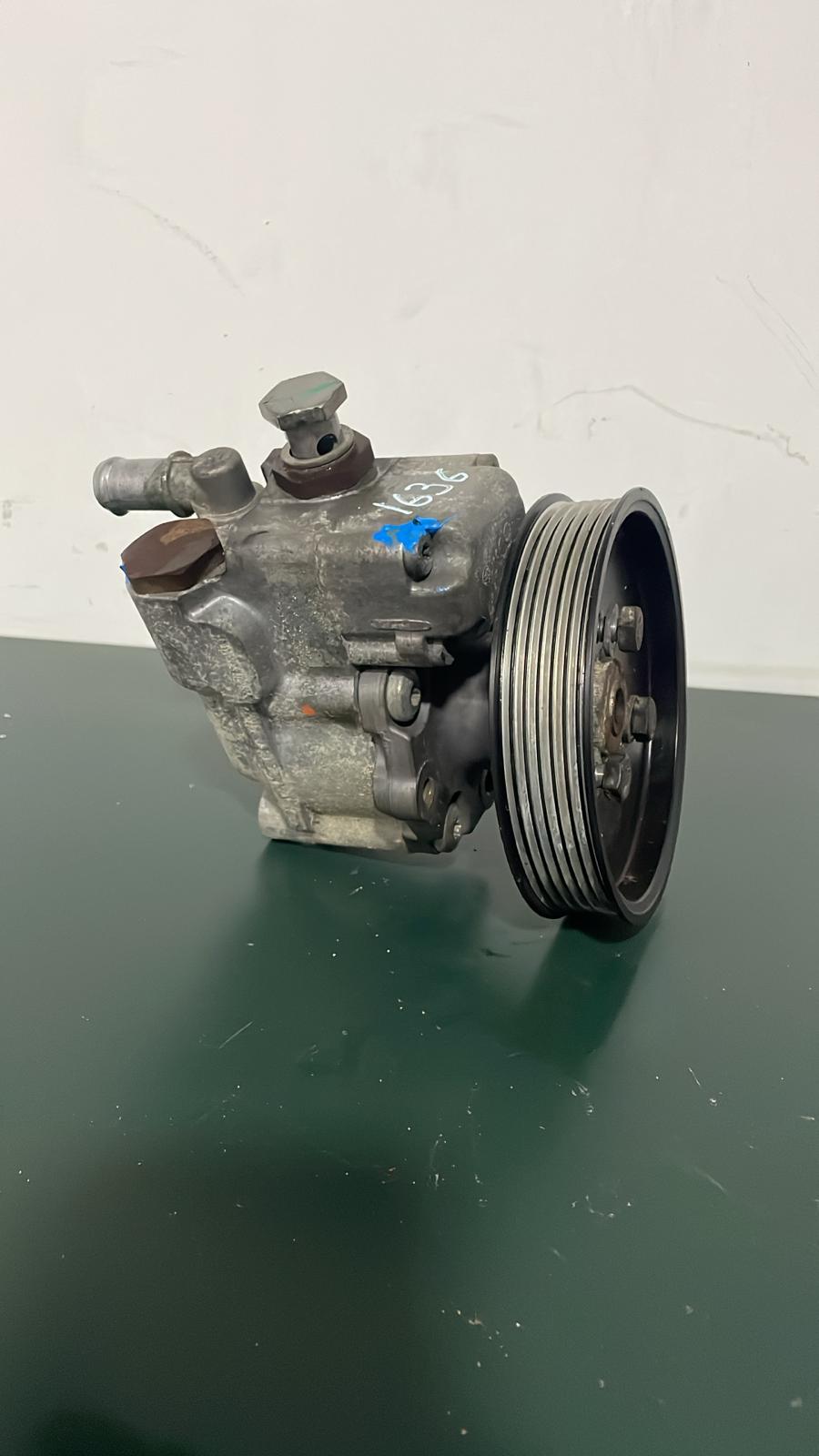 Bomba de Direção – BMW Série 5 (E60) 520d 2004»2010 – Ref. 32416780848 / 7652974109 / 678084802