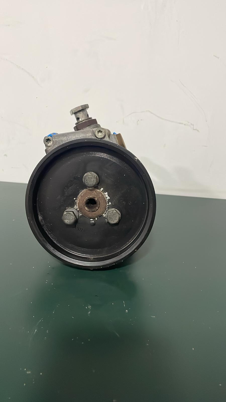 Bomba de Direção – BMW Série 5 (E60) 520d 2004»2010 – Ref. 32416780848 / 7652974109 / 678084802