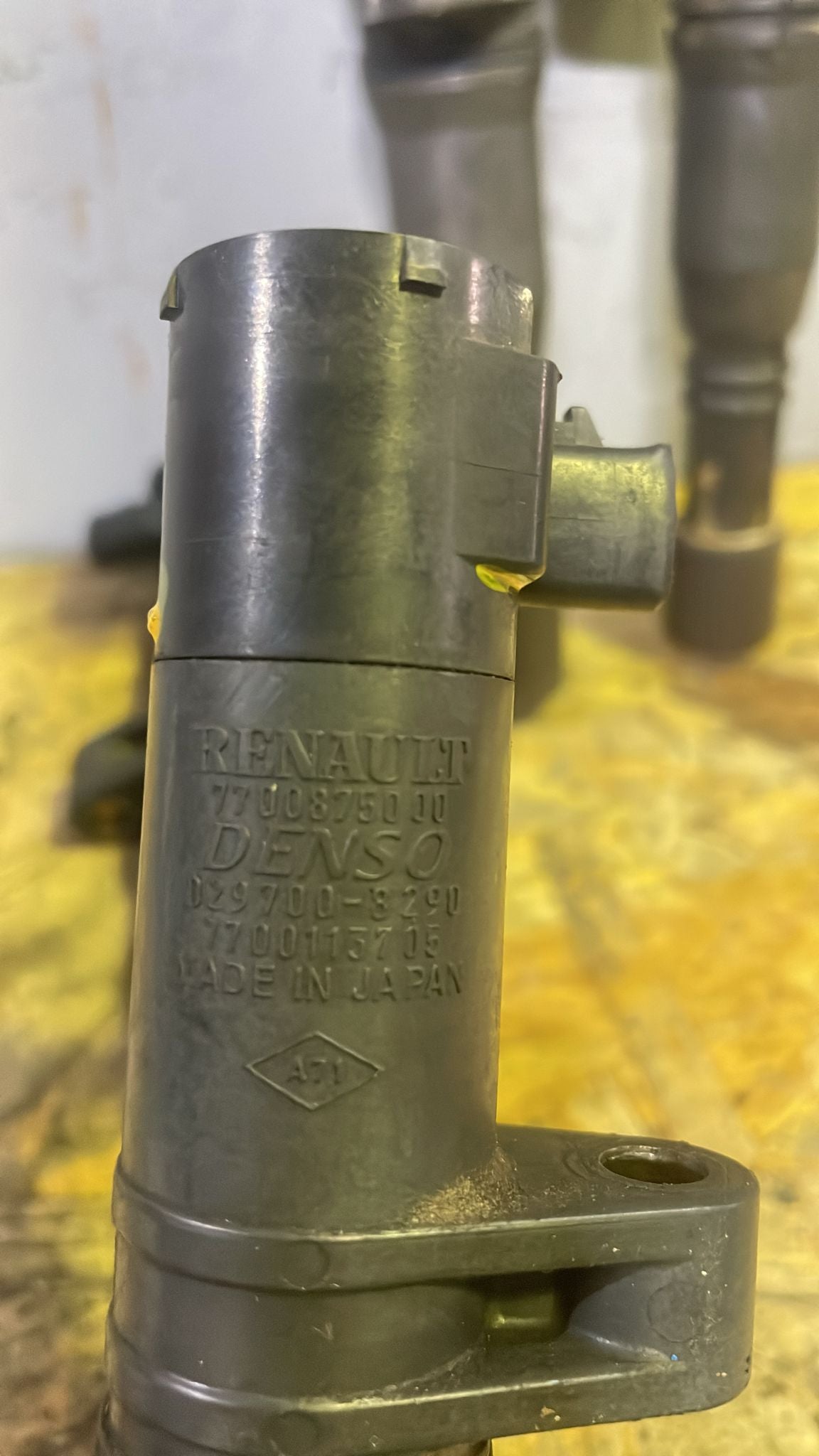 Bobine de Ignição – Renault Mégane / Scénic I Fase I 1.4i 1996»1999 – Denso – Ref. 7700875000 / 029700-8240