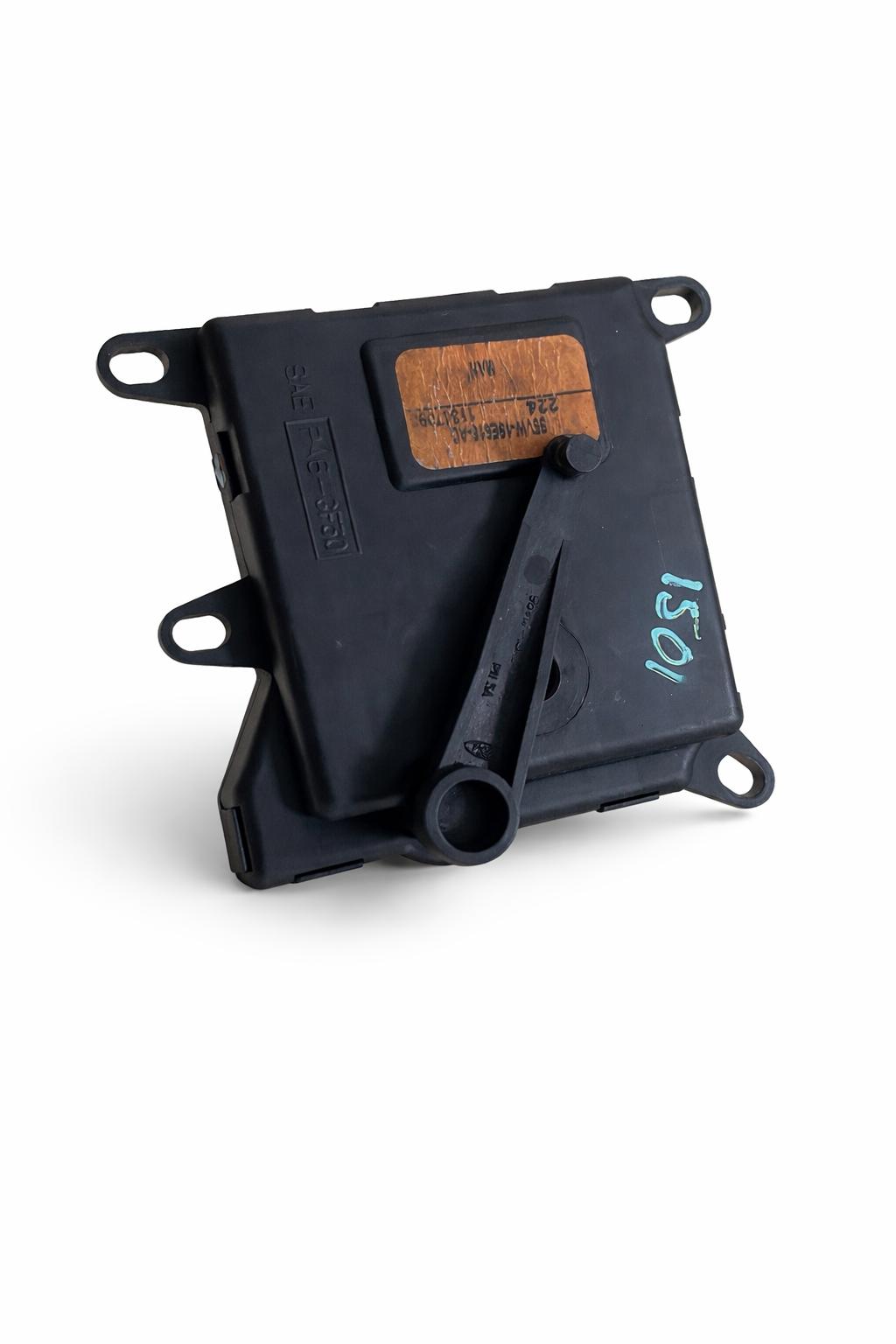 Módulo Eletrónico / Atuador de Climatização (Sofagem) – Ford Transit Van (2006/2013) 95VW-19E616-AD