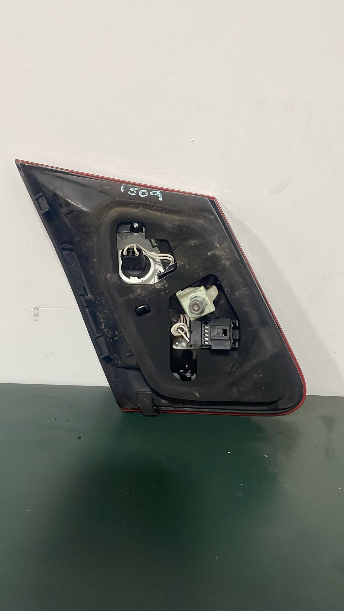 Farolim Traseiro Direito (Tampa da Mala) – Mercedes-Benz Classe E 250 CDI W212 (2009/2016) A2129060258R