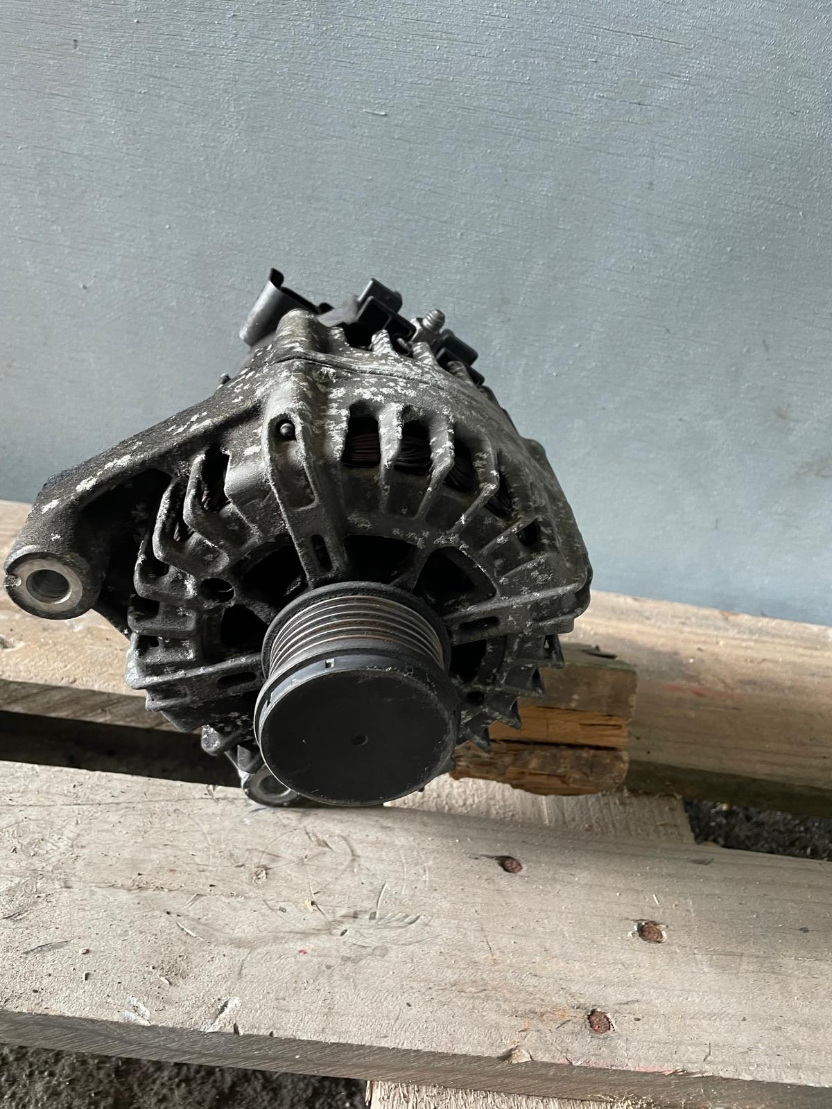 Alternador – BMW Série 1 (E81) 2006»2012 – Ref. 8507624 / FG18S052