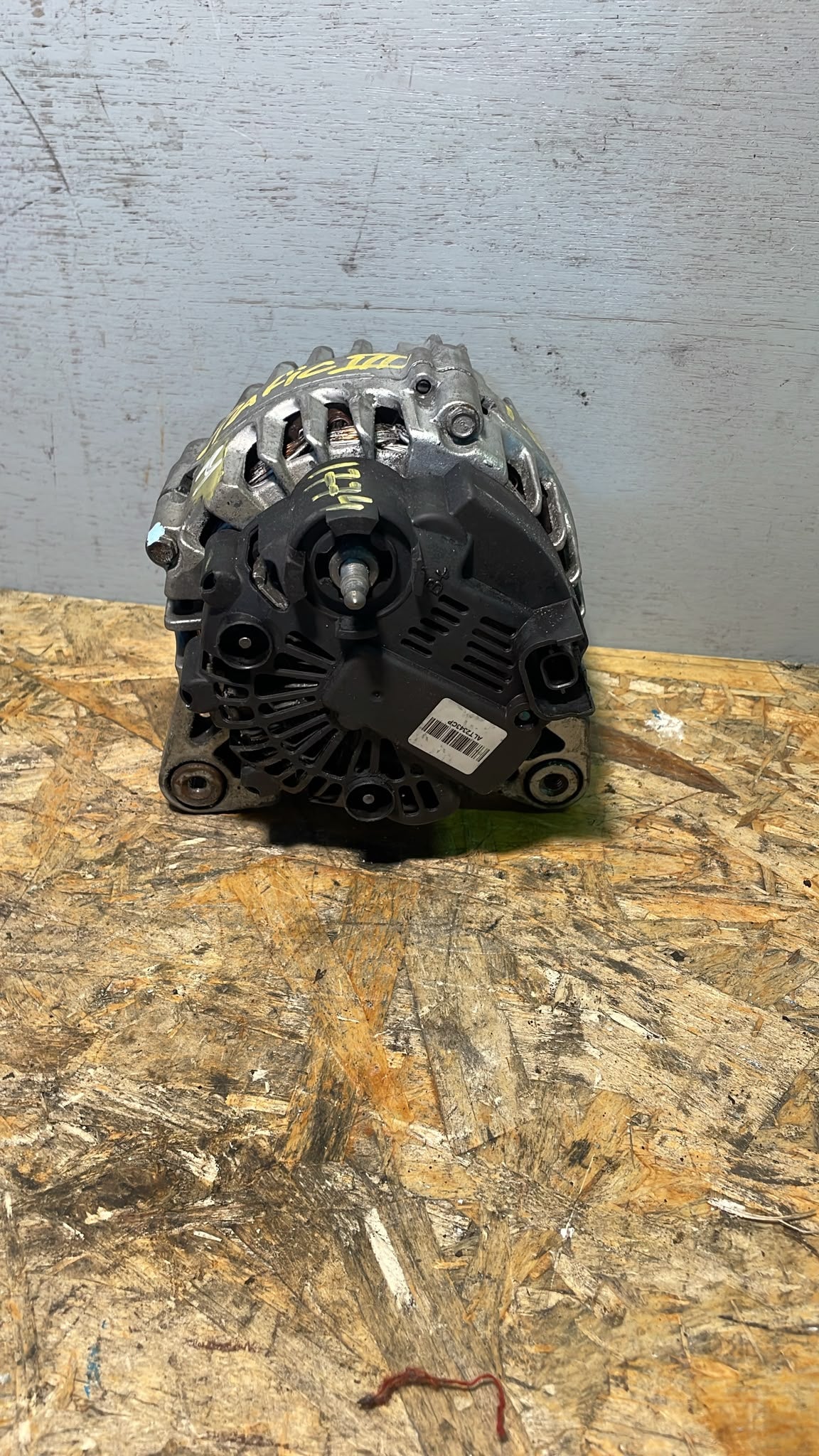 Alternador – Renault Trafic III 1.6 dCi 2014»2020 – Ref. 231008633R / 231004BE0A